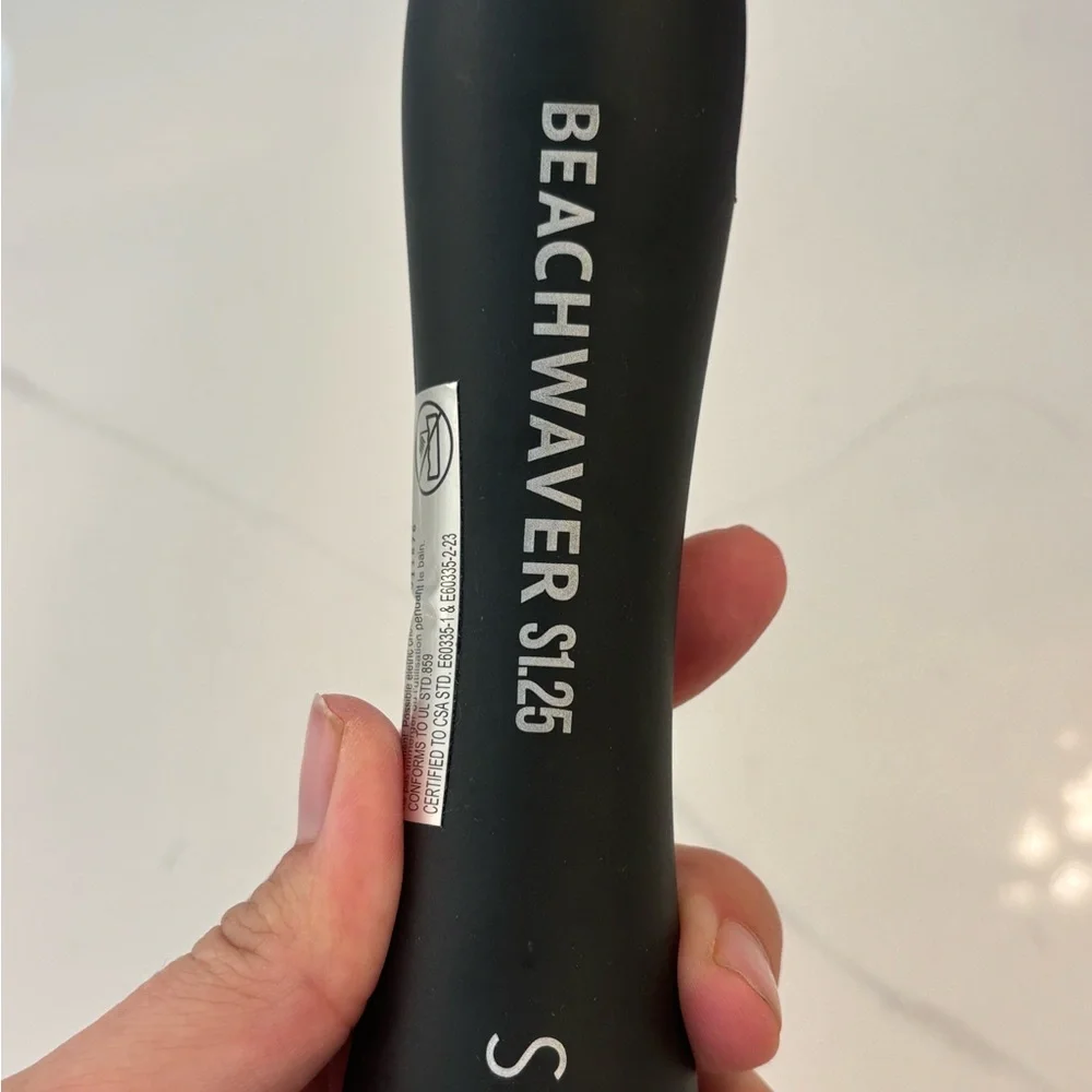 The Beachwaver Co. Black and Silver Curling Wand
